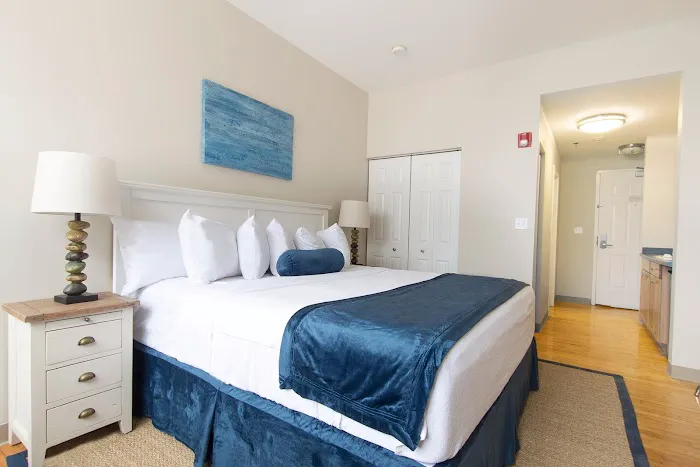 Winthrop Beach Inn and Suites 4