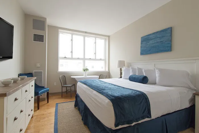 Winthrop Beach Inn and Suites 4