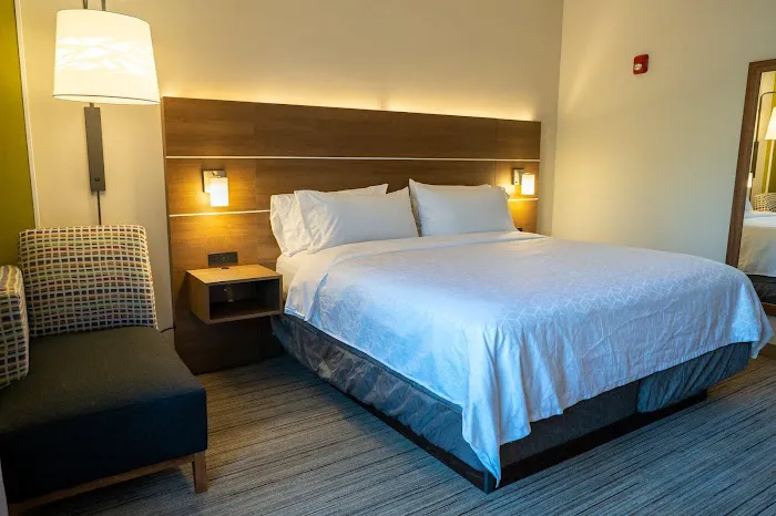 Holiday Inn Express Boston by IHG 5