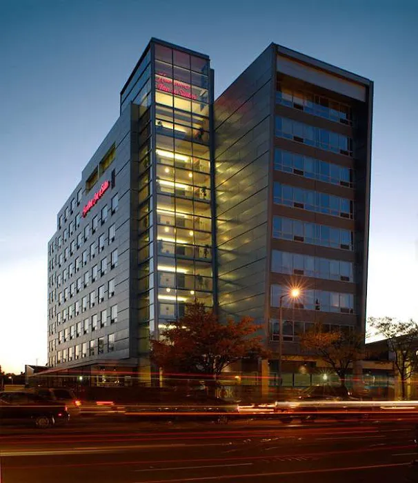 Hampton Inn & Suites Boston Crosstown Center 5
