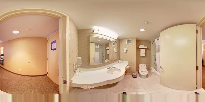 Hampton Inn & Suites Boston Crosstown Center 5
