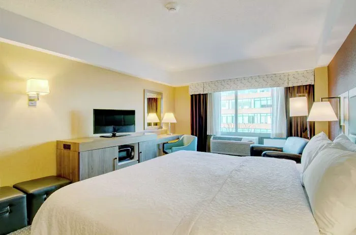 Hampton Inn & Suites Boston Crosstown Center 5