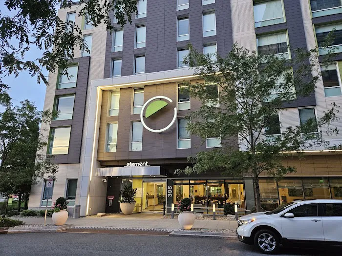 Element Boston Seaport District 5
