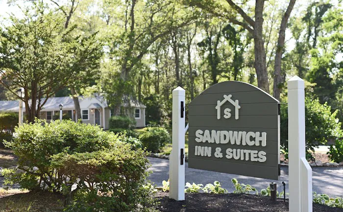 Sandwich Inn and Suites 5