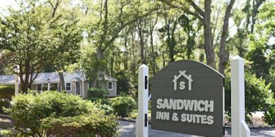 Sandwich Inn and Suites