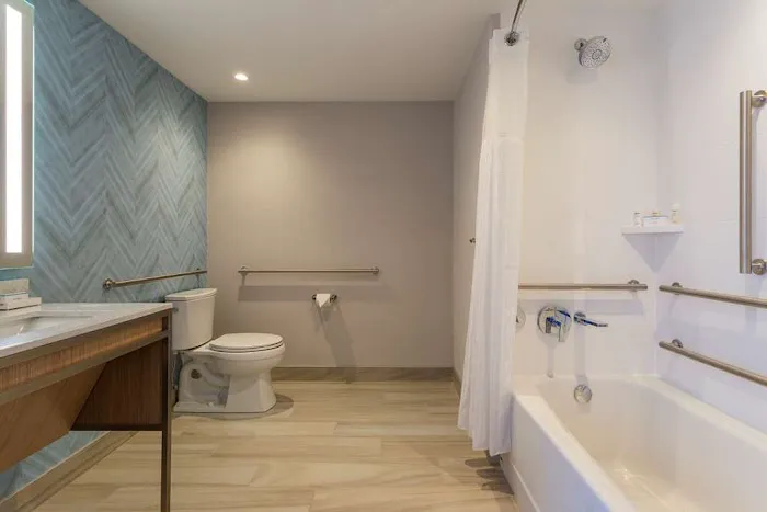 Hilton Garden Inn Boston Brookline 5