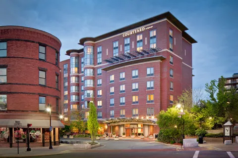 Courtyard Boston Brookline 5