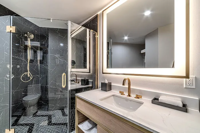 Iris Hotel Boston 5
