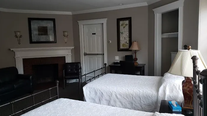 Longwood Inn 5
