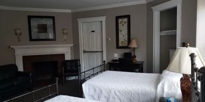 Longwood Inn