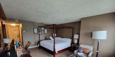 Sheraton Commander Hotel