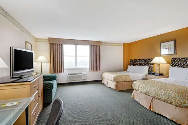 Days Hotel by Wyndham Methuen MA Conference Center 4