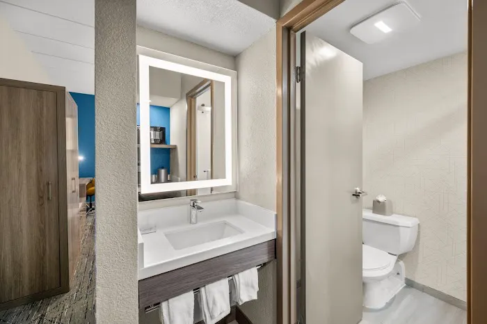 Holiday Inn Express Boston North-Woburn by IHG 4