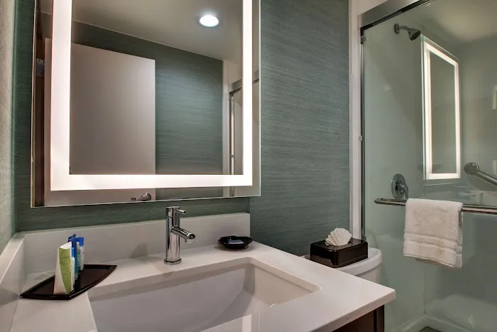 Best Western Plus New Englander 4