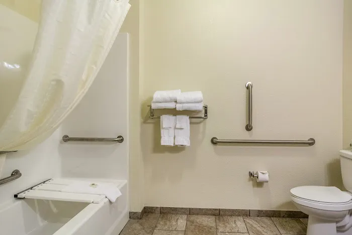 Cobblestone Inn & Suites - Corry 4