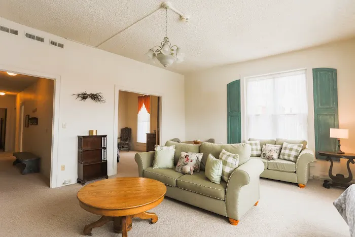 Winger Suites 4