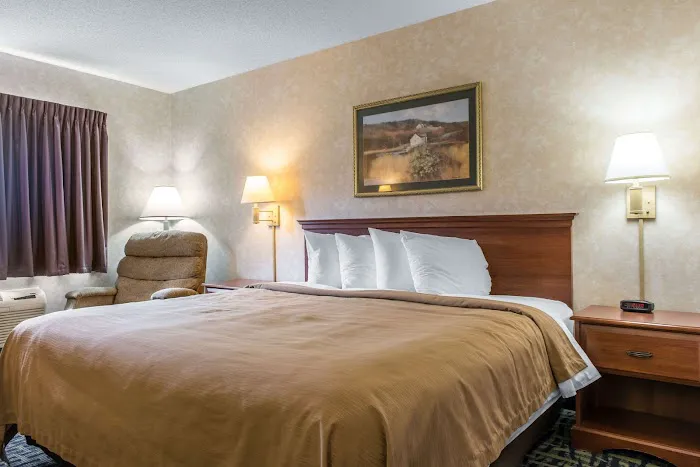 Quality Inn & Suites 4