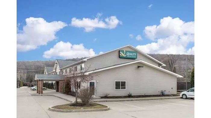 Quality Inn & Suites 4