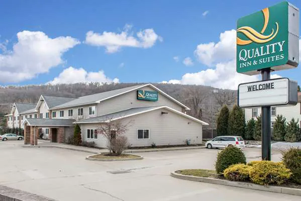 Quality Inn & Suites 4