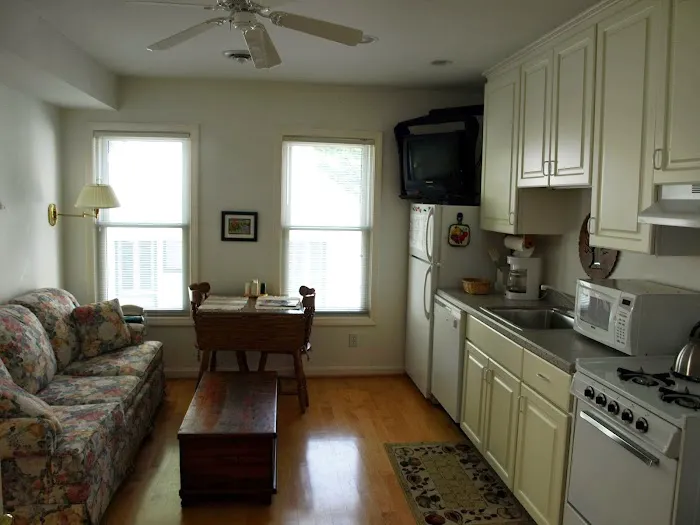 Heather's Inn 4