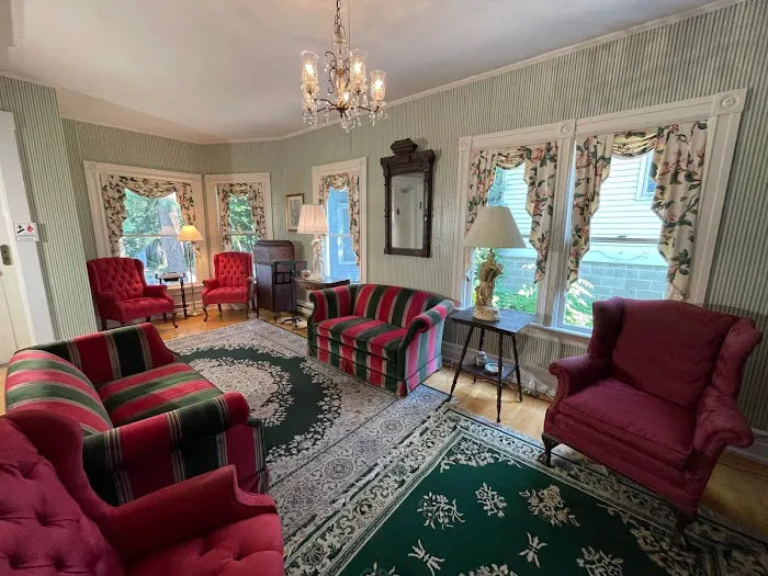 Carey Inn - A Historic Inn in Chautauqua 4