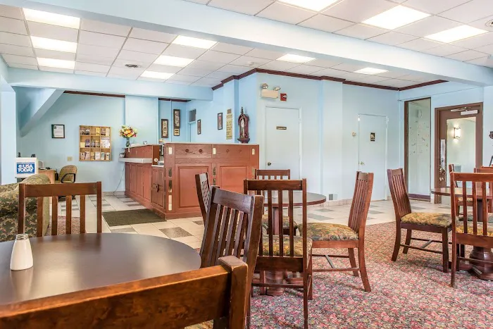Rodeway Inn 4