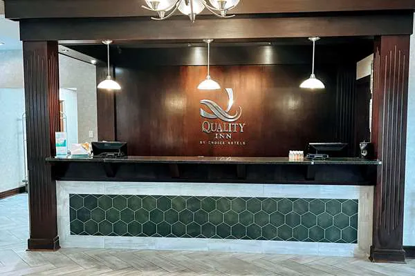 Quality Inn 4