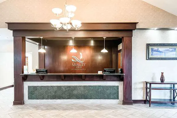 Quality Inn 4