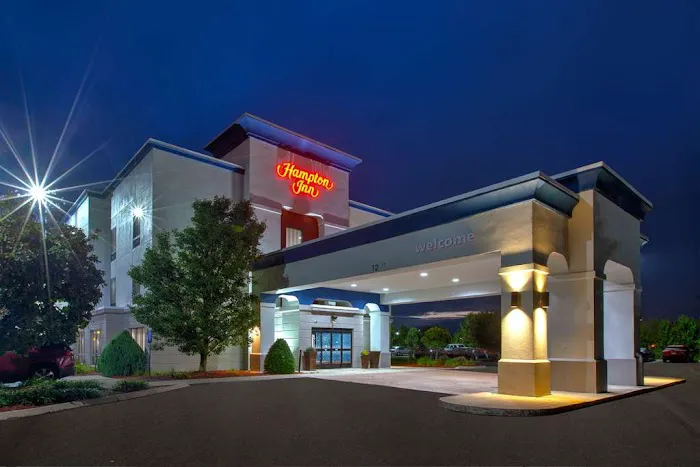Hampton Inn Clarion 4