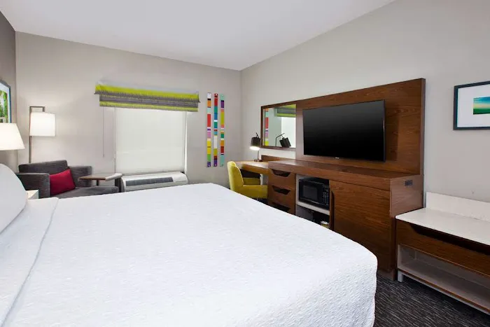 Hampton Inn Clarion 4