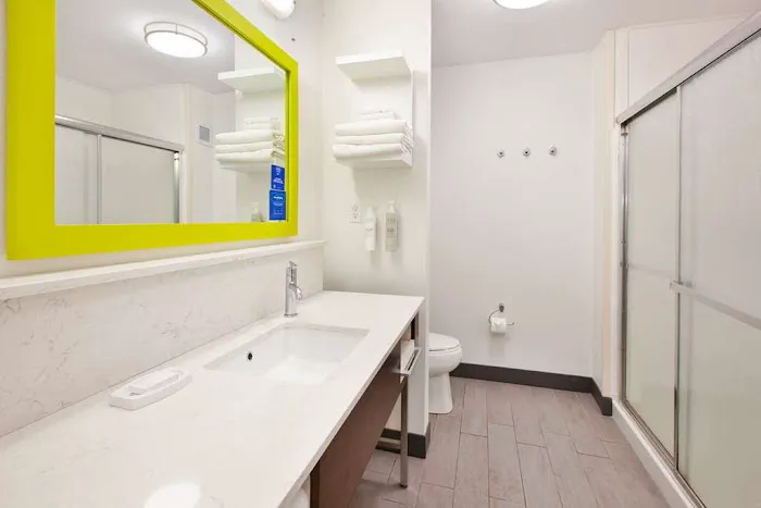 Hampton Inn Clarion 4