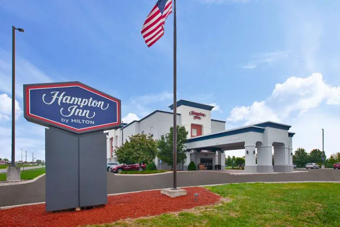 Hampton Inn Clarion 4
