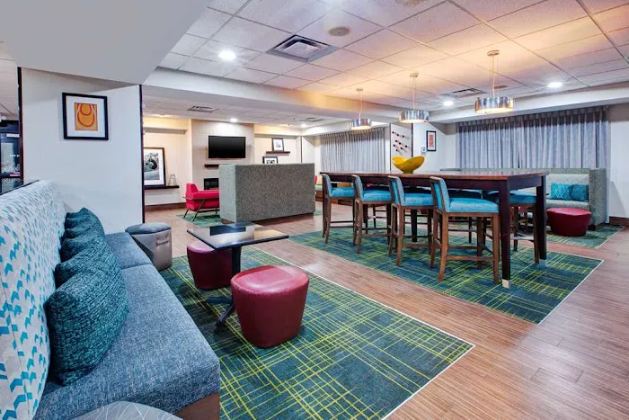 Hampton Inn Clarion 4