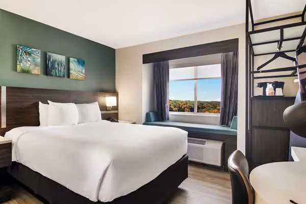 Sleep Inn & Suites Clarion, PA near I-80 4