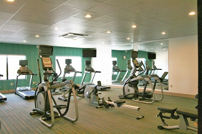 Holiday Inn Express & Suites Clarion by IHG 4