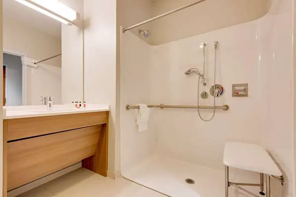 Microtel Inn & Suites by Wyndham Clarion 4