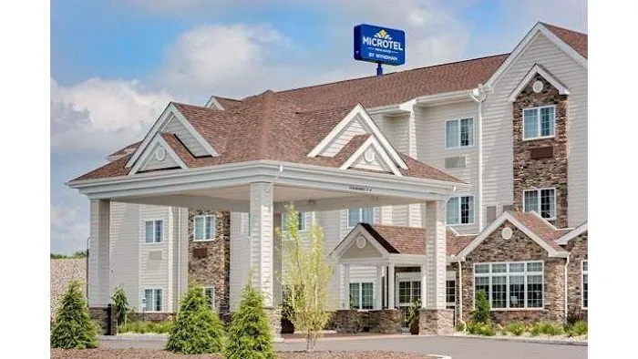 Microtel Inn & Suites by Wyndham Clarion 4