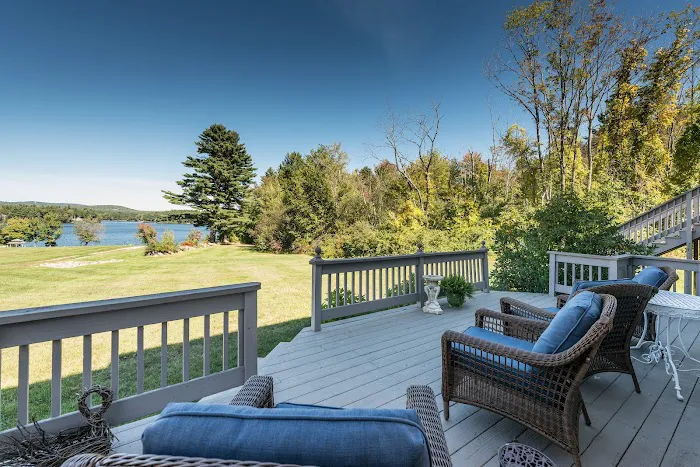 Crescent Lake Inn & Suites 5