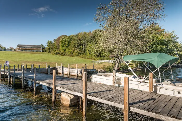 Crescent Lake Inn & Suites 5