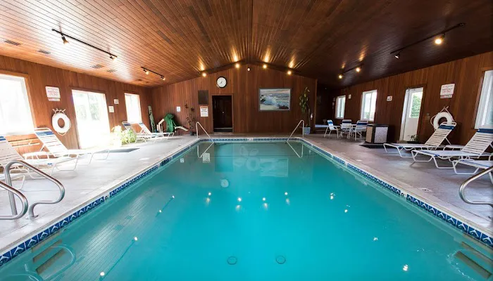 Elmwood Resort Hotel 4