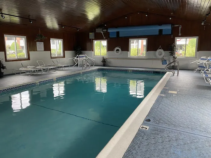 Elmwood Resort Hotel 4