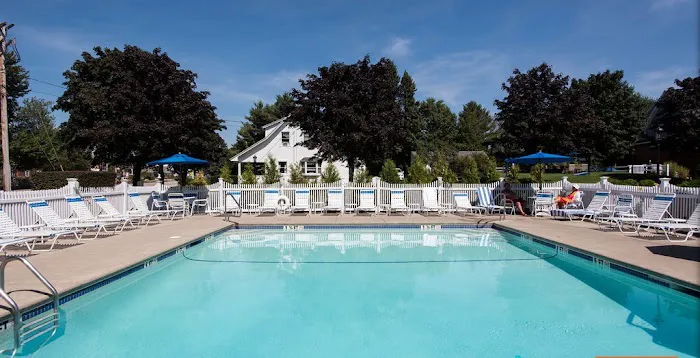 Elmwood Resort Hotel 4