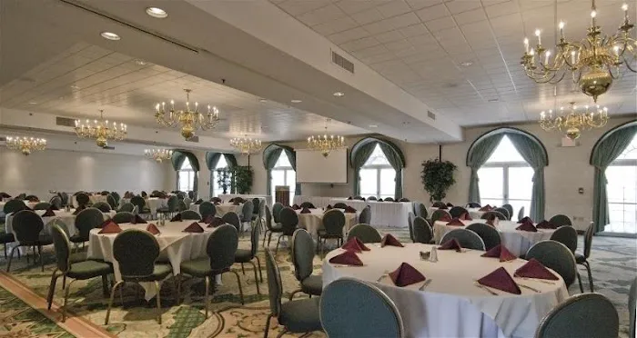 Best Western Plus The Inn at Hampton 5