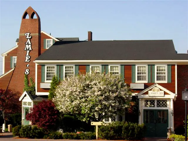 Lamies Inn and The Old Salt Restaurant 5