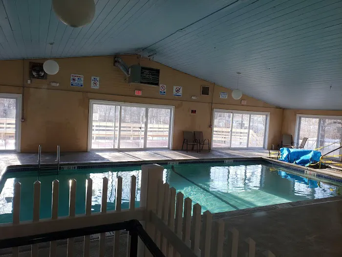 Hampton Falls Inn 4
