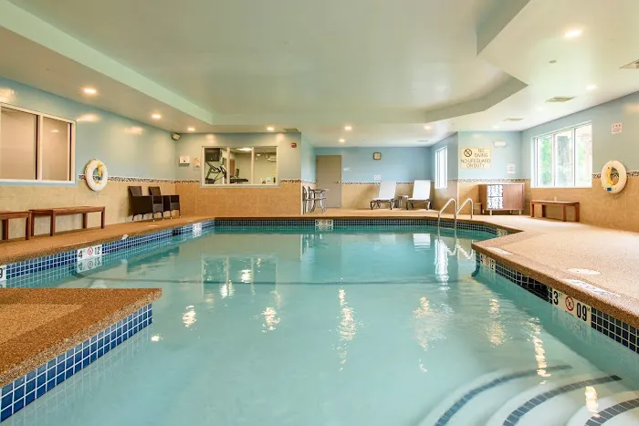 Holiday Inn Express & Suites Hampton South-Seabrook by IHG 4
