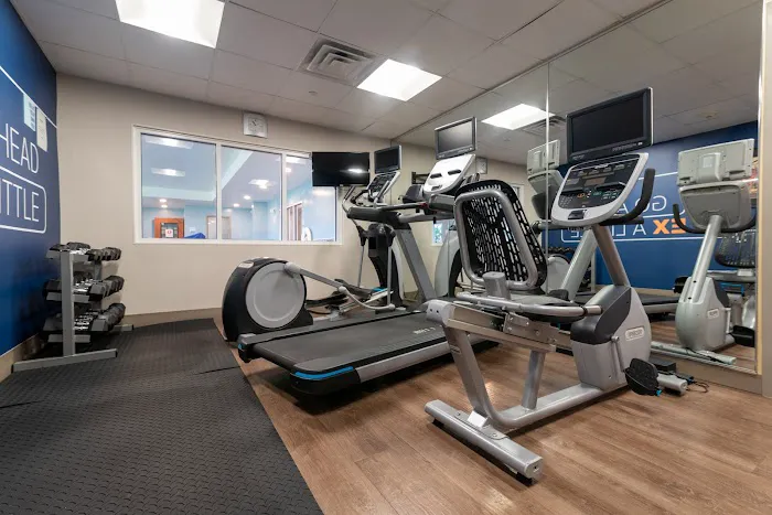 Holiday Inn Express & Suites Hampton South-Seabrook by IHG 4
