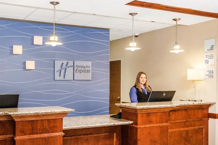 Holiday Inn Express & Suites Hampton South-Seabrook by IHG 4