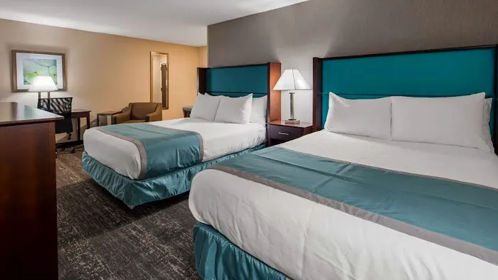 Best Western Hampshire Inn & Suites 4