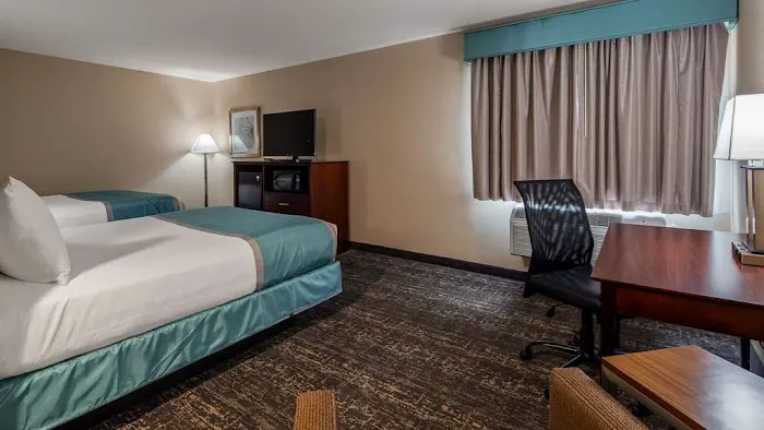 Best Western Hampshire Inn & Suites 4